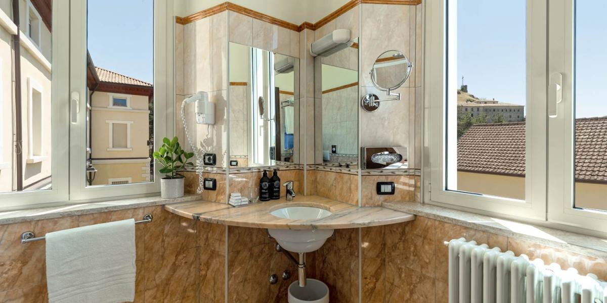hotelducamontefeltro it camere-hotel-duca-del-montefeltro 021