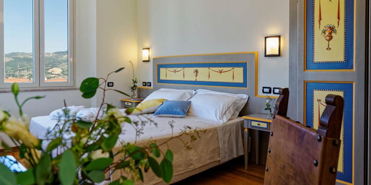 hotelducamontefeltro en rooms-hotel-duca-del-montefeltro 024